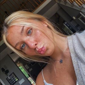 Meet your Posher, Joli